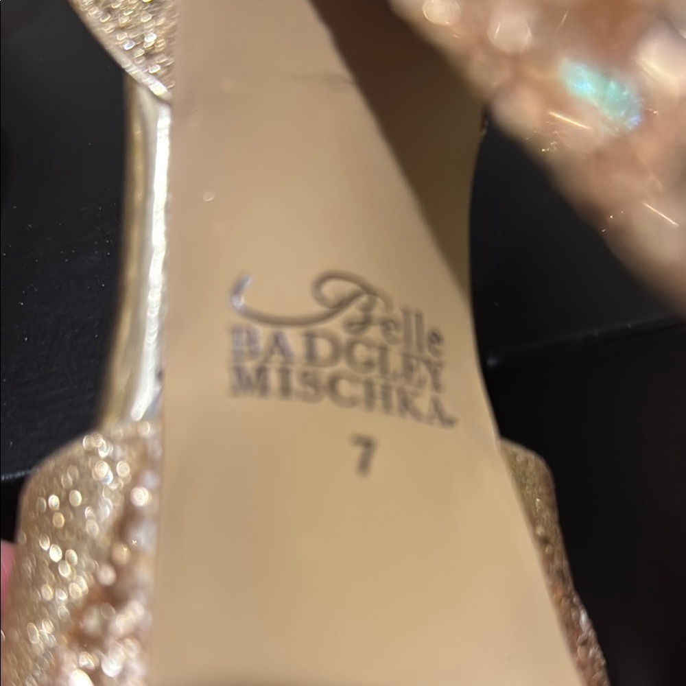 Badgley Mischka Gold Glitter Peep-Toe Heels EUC - Picture 2 of 7